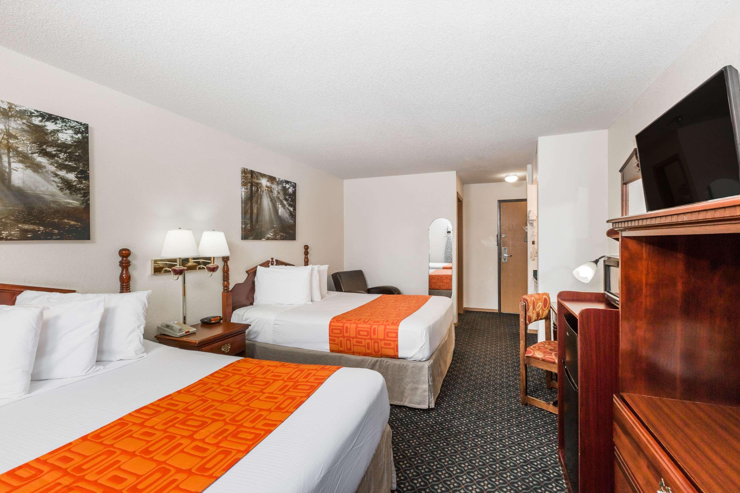 Howard Johnson By Wyndham Wichita Airport Exterior foto
