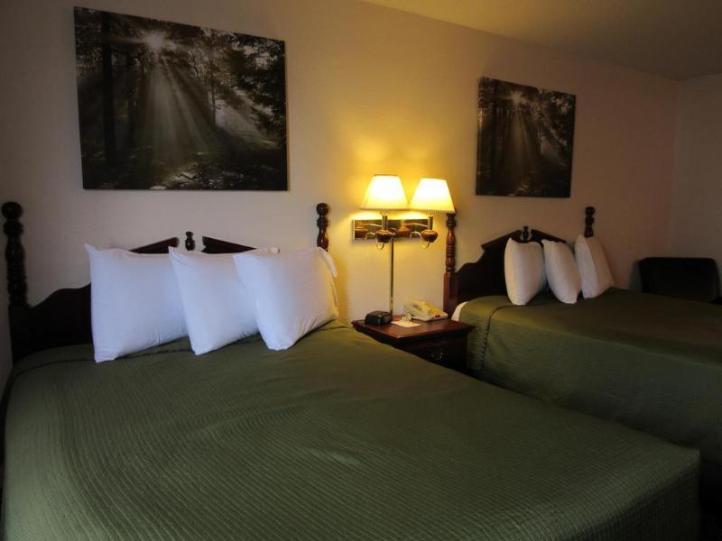 Howard Johnson By Wyndham Wichita Airport Exterior foto