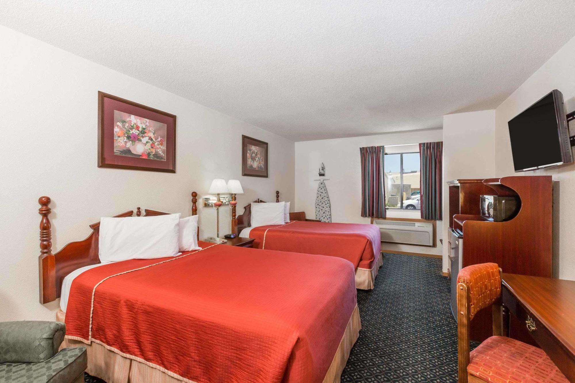 Howard Johnson By Wyndham Wichita Airport Exterior foto