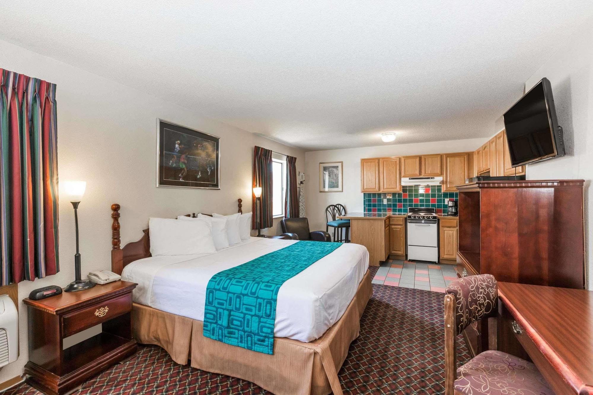 Howard Johnson By Wyndham Wichita Airport Exterior foto