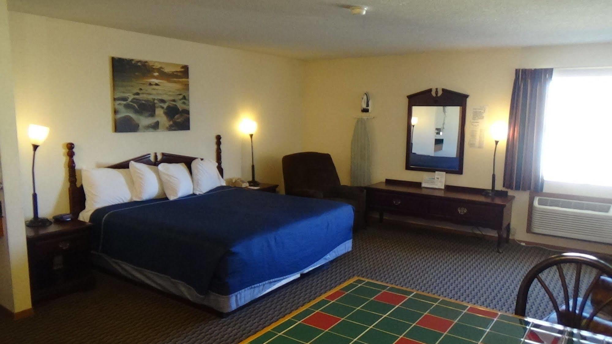 Howard Johnson By Wyndham Wichita Airport Exterior foto